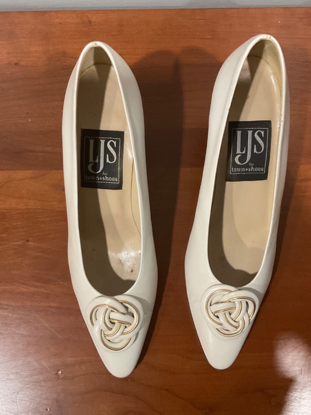 Town Shoes Pumps - Picture 2 of 5